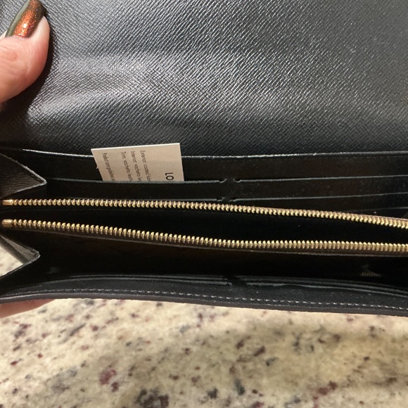 Authentic Louis Vuitton Sarah Wallet Reverse Monogram - Picture 4 of 10